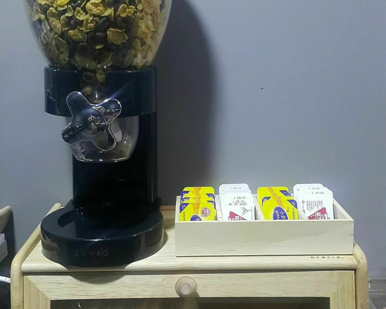 首爾 明洞地铁非力斯戴旅馆酒店 2*,  韩国